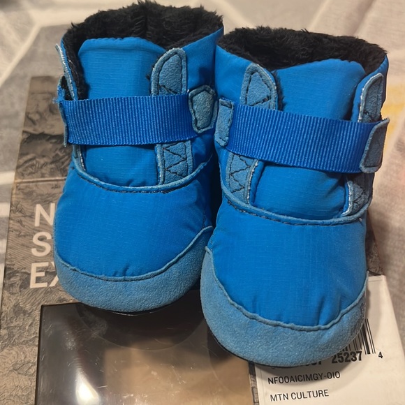 Infant north face boots - Picture 2 of 3